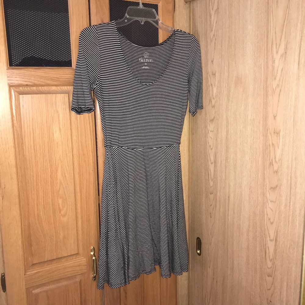 Decree size m dress blue stripes medium